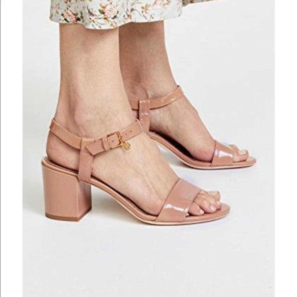 LOOKING FOR TORY BURCH LAUREL